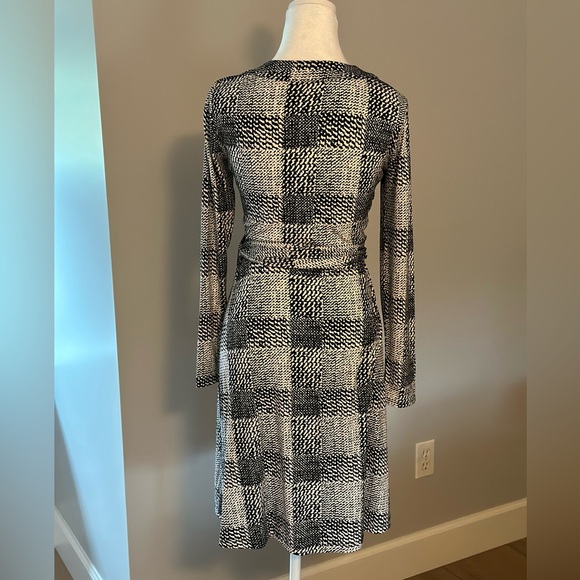 Banana Republic Wrap Dress - Picture 8 of 9